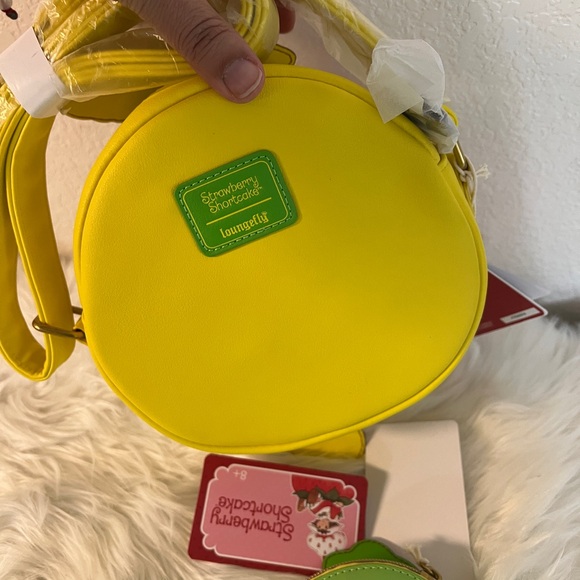 Loungefly Strawberry Shortcake Orange Blossom Crossbody Bag and Coin Purse - Picture 6 of 11